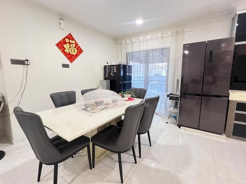 1-storey Terraced House for Sale in Taman Molek (Johor Bahru) - Jun Wang - Dining Room - PropertyGuru.com.my