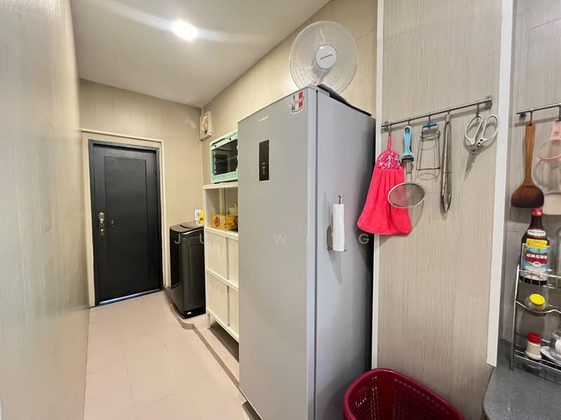 1-storey Terraced House for Sale in Taman Molek (Johor Bahru) - Jun Wang - Kitchen - PropertyGuru.com.my