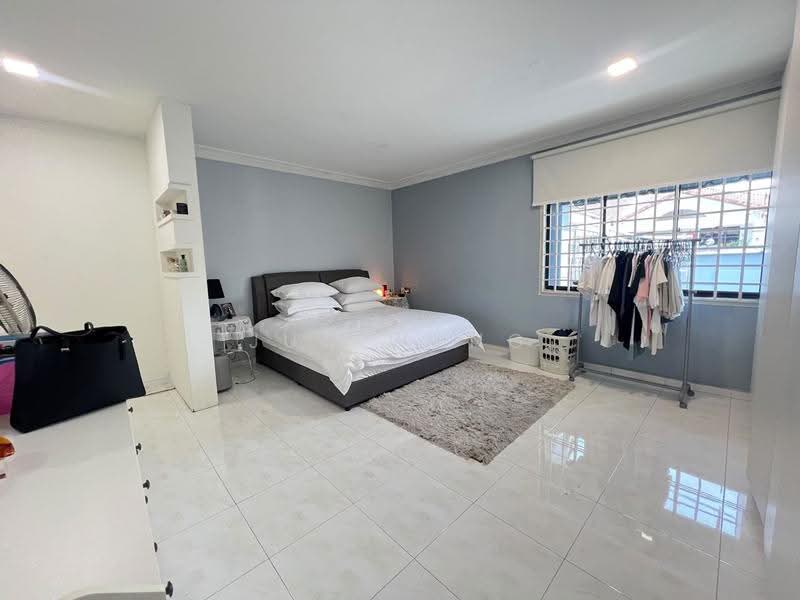 1-storey Terraced House for Sale in Taman Molek (Johor Bahru) - Jun Wang - Bedroom - PropertyGuru.com.my