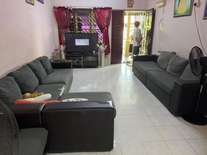 Rumah Teres 1-Tingkat untuk Dijual di Kulai (Johor) - Stefan Yu - Living Room - PropertyGuru.com.my