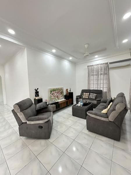 Semi-Detached House for Rent in Kuching (Sarawak) - Jeno Tan - Living Room - PropertyGuru.com.my