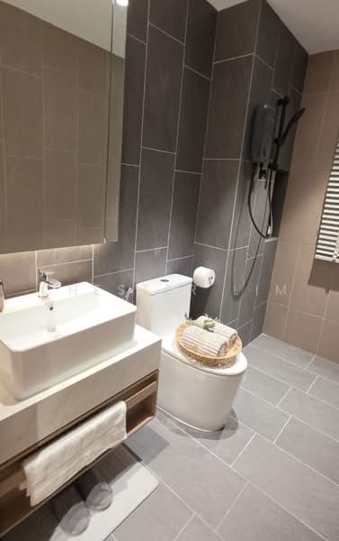 Kediaman Servis untuk Dijual di Han-Ya Wahyu - Chester Lim - Bathroom - PropertyGuru.com.my