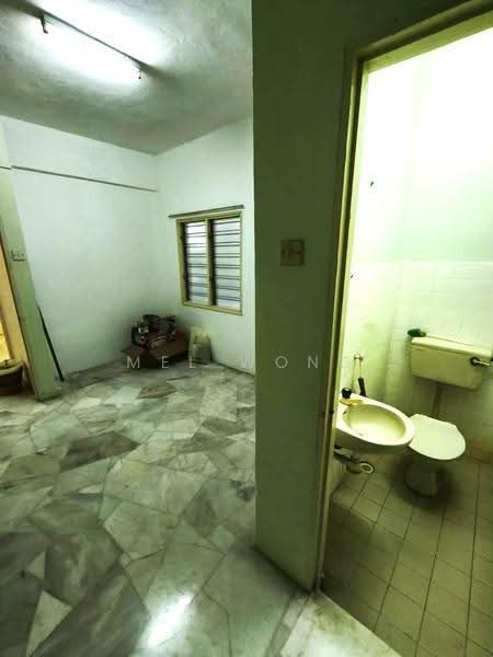 Rumah Bandar untuk Dijual di Taman Bukit Teratai (Ampang) - Mel Wong - Bathroom - PropertyGuru.com.my