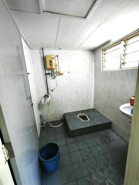 Rumah Bandar untuk Dijual di Taman Bukit Teratai (Ampang) - Mel Wong - Bathroom - PropertyGuru.com.my
