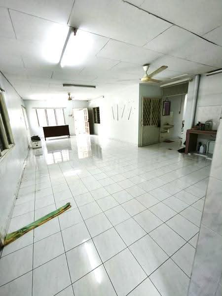 Rumah Bandar untuk Dijual di Taman Bukit Teratai (Ampang) - Mel Wong - Living Room - PropertyGuru.com.my