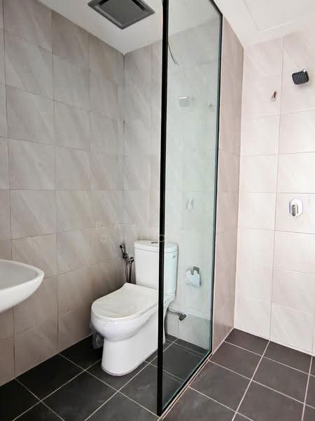 Kondominium untuk Dijual di Jelutong Central Residence - Pauline Cheong - Bathroom - PropertyGuru.com.my