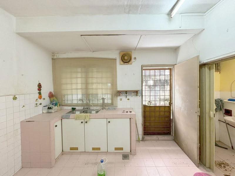 Rumah Teres 2-Tingkat untuk Dijual di Kampung Gombak Indah (Batu Caves) - Sandra Chu - Kitchen - PropertyGuru.com.my