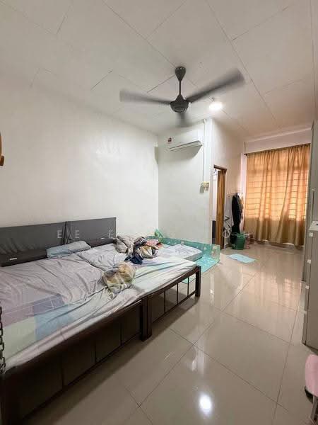 Semi-Detached House for Sale in Taman Megah Ria (Masai) - Ee Fong Toh - Bedroom - PropertyGuru.com.my