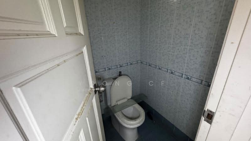 Bungalow House for Sale in Ampang Hilir (Ampang) - Yoong CF - Bathroom - PropertyGuru.com.my