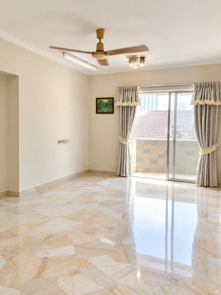 Pangsapuri untuk Dijual di Winner Court A - TH Lim - Living Room - PropertyGuru.com.my