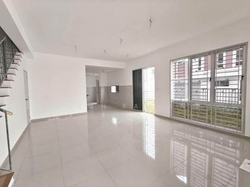 Rumah Teres 2-Tingkat untuk Dijual di Kajang (Selangor) - Mizan Ramlan - Living Room - PropertyGuru.com.my