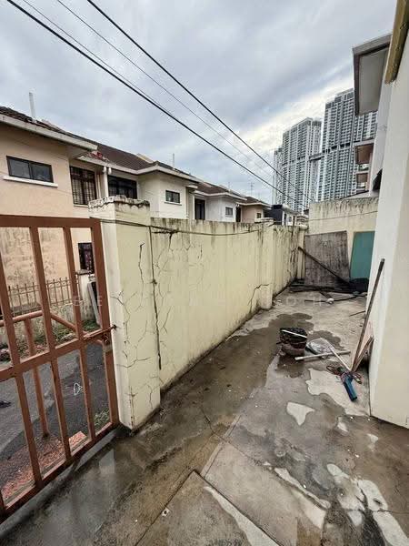 2-storey Terraced House for Sale in Taman Megah Ria (Masai) - Ee Fong Toh - Exterior - PropertyGuru.com.my
