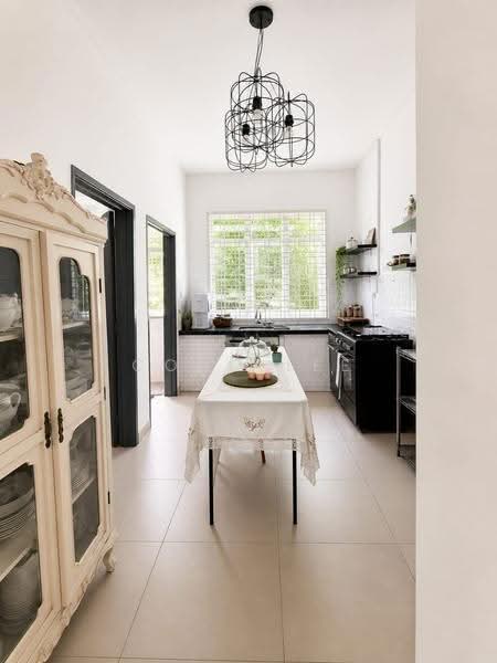 Link Bungalow for Sale in Mutiara Rini (Skudai) - Coco Lee - Kitchen - PropertyGuru.com.my