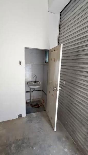 Kedai untuk Disewa di Kuching (Sarawak) - Jeno Tan - Interior - PropertyGuru.com.my