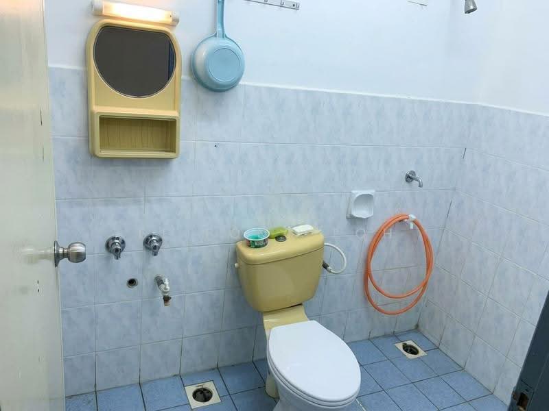 Rumah Teres 2-Tingkat untuk Dijual di Taman Nusa Damai (Pasir Gudang) - Ee Fong Toh - Bathroom - PropertyGuru.com.my