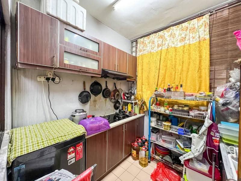 Kondominium untuk Dijual di KiPark Selayang - Shaziery Iskandar - Kitchen - PropertyGuru.com.my