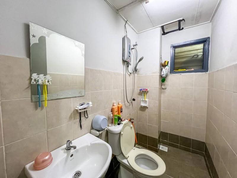 Kondominium untuk Dijual di KiPark Selayang - Shaziery Iskandar - Bathroom - PropertyGuru.com.my