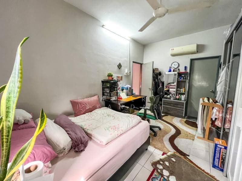 Kondominium untuk Dijual di KiPark Selayang - Shaziery Iskandar - Bedroom - PropertyGuru.com.my