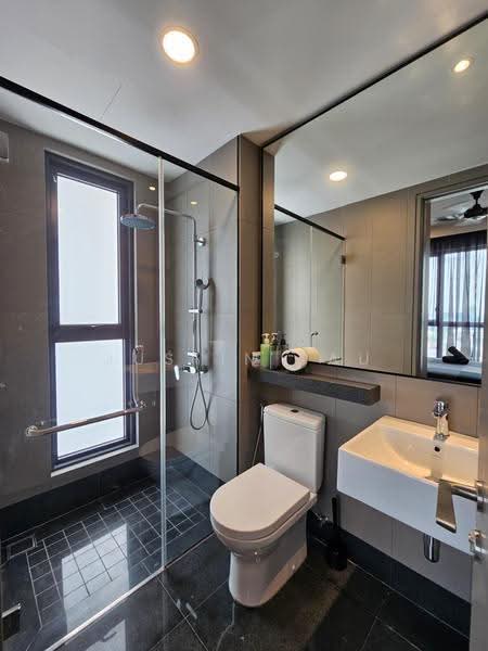 Kediaman Servis untuk Disewa di Bloomsvale Menara Vista Petaling - Justin Tau - Bathroom - PropertyGuru.com.my
