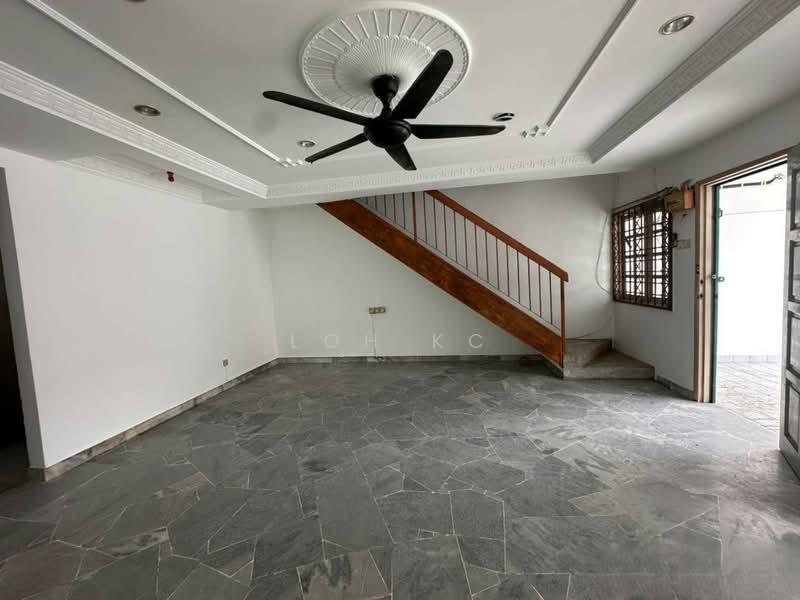 Rumah Teres 2-Tingkat untuk Dijual di Pandan Indah (Ampang) - Loh KC - Living Room - PropertyGuru.com.my