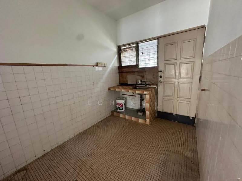 Rumah Teres 2-Tingkat untuk Dijual di Pandan Indah (Ampang) - Loh KC - Kitchen - PropertyGuru.com.my