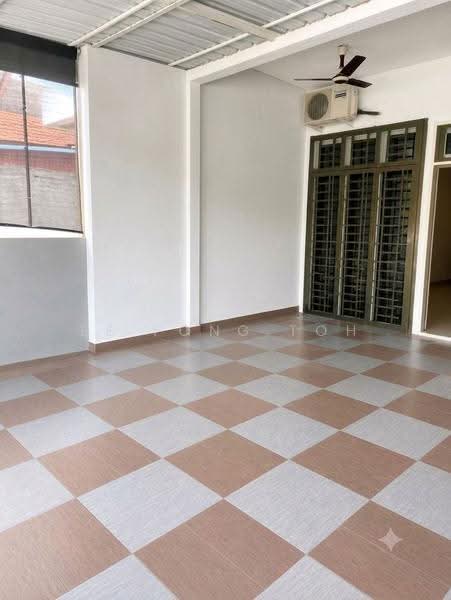 1-storey Terraced House for Sale in Mutiara Rini (Skudai) - Ee Fong Toh - Balcony - PropertyGuru.com.my