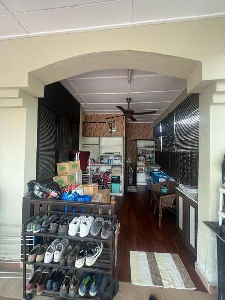 Rumah Teres 2-Tingkat untuk Dijual di Kota Damansara (Selangor) - Razlan Hamzah - Entrance - PropertyGuru.com.my