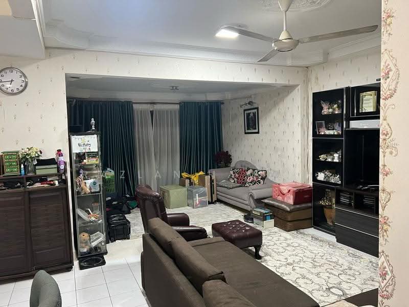 Rumah Teres 2-Tingkat untuk Dijual di Kota Damansara (Selangor) - Razlan Hamzah - Living Room - PropertyGuru.com.my