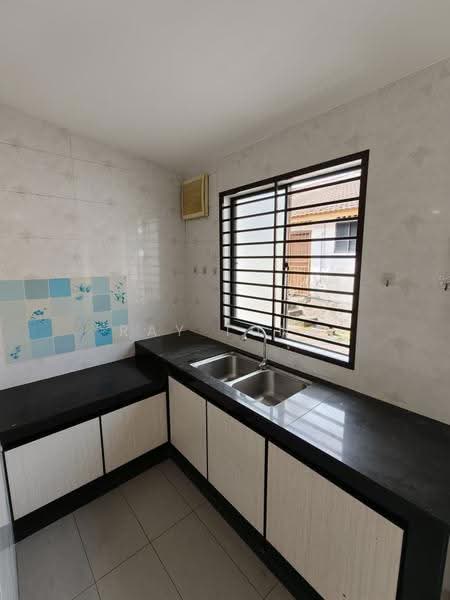 Rumah Teres 1-Tingkat untuk Disewa di Taman Johor Jaya (Johor Bahru) - Ray Tung - Kitchen - PropertyGuru.com.my
