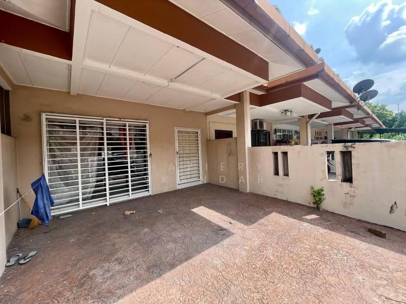 Rumah Teres 2.5-Tingkat untuk Dijual di Puchong (Selangor) - Shaziery Iskandar - Exterior - PropertyGuru.com.my