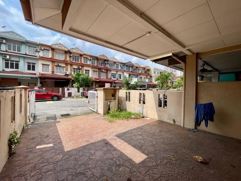 Rumah Teres 2.5-Tingkat untuk Dijual di Puchong (Selangor) - Shaziery Iskandar - Exterior - PropertyGuru.com.my