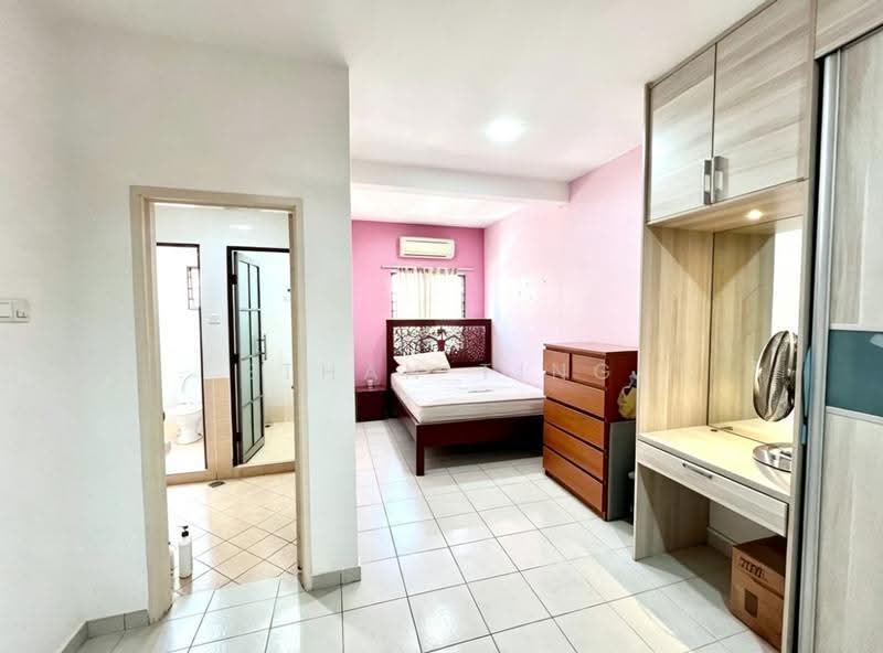 2-storey Terraced House for Sale in Jalan Rabung @ Bukit Jelutong, Shah Alam (Shah Alam) - Ethan Ting - Bedroom - PropertyGuru.com.my