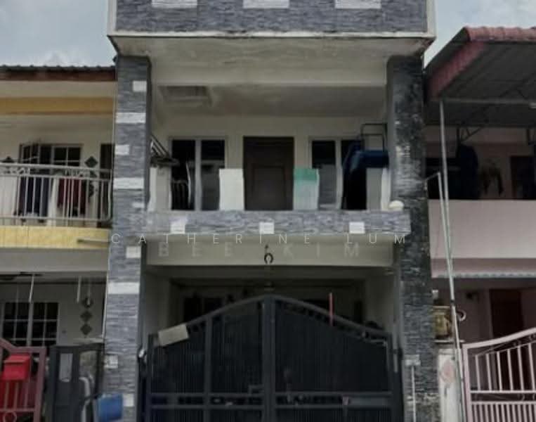 Rumah Teres 2-Tingkat untuk Dijual di Kampung Medan (Petaling Jaya) - Catherine Lum - Exterior - PropertyGuru.com.my