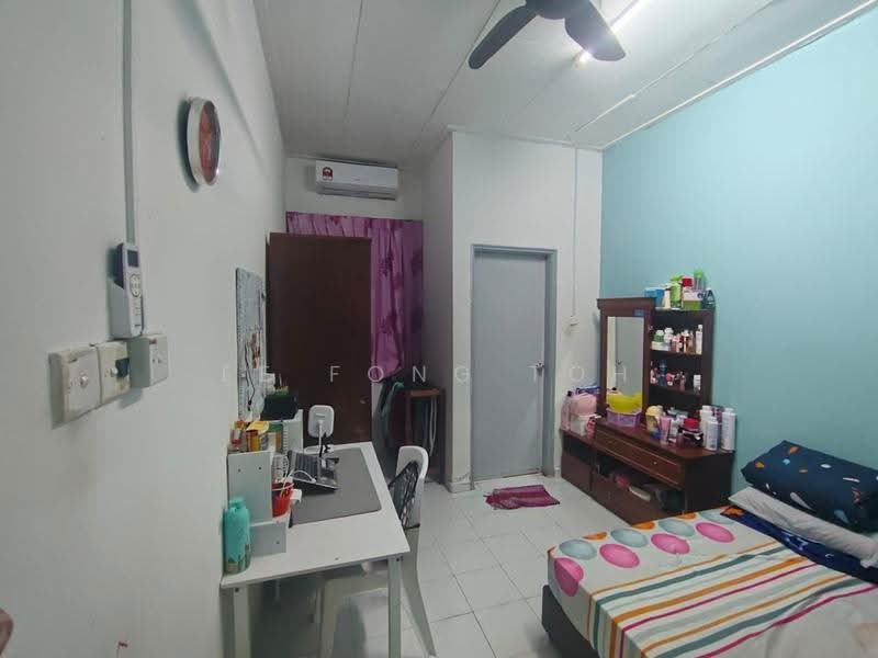 1-storey Terraced House for Sale in Taman Senai Utama (Kulai) - Ee Fong Toh - Bedroom - PropertyGuru.com.my
