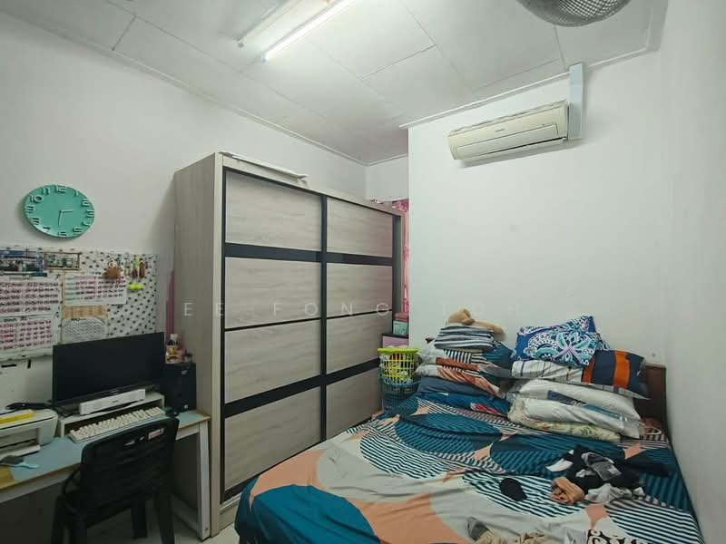 1-storey Terraced House for Sale in Taman Senai Utama (Kulai) - Ee Fong Toh - Bedroom - PropertyGuru.com.my