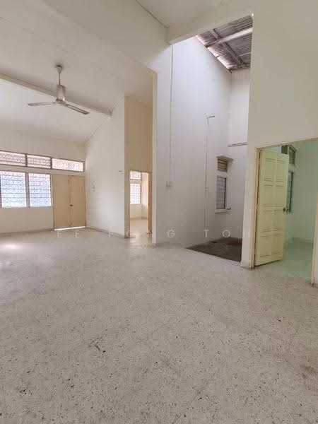 Rumah Teres 1-Tingkat untuk Dijual di Taman Pelangi (Johor Bahru) - Ee Fong Toh - Living Room - PropertyGuru.com.my