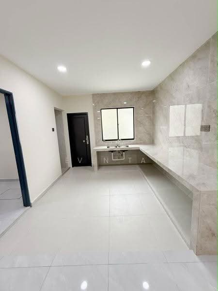 Rumah Teres 2-Tingkat untuk Dijual di Taman Sentosa (Johor Bahru) - Seven Tay - Kitchen - PropertyGuru.com.my
