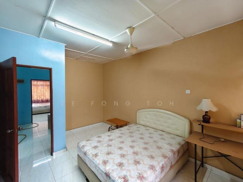 2-storey Terraced House for Sale in Taman Universiti (Skudai) - Ee Fong Toh - Bedroom - PropertyGuru.com.my