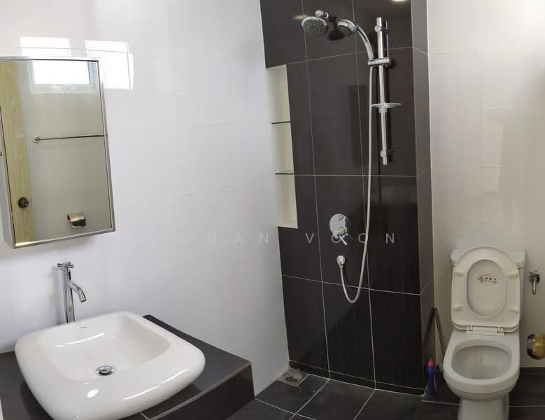 Kondominium untuk Dijual di The Clovers - Jordan Voon - Bathroom - PropertyGuru.com.my