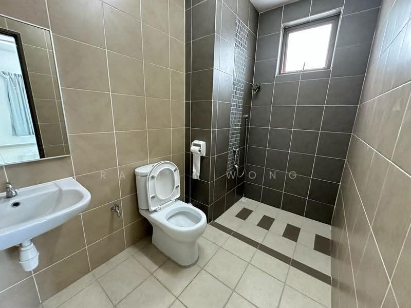 Kondominium untuk Disewa di Tree Sparina - Rainny Wong - Bathroom - PropertyGuru.com.my