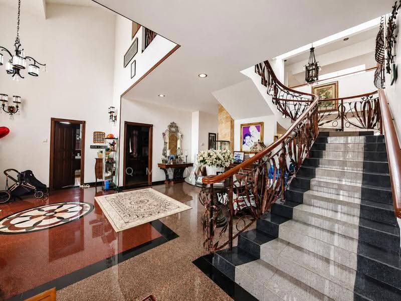 Bungalow House untuk Dijual di Bangi (Selangor) - Luqman Ramli - Entrance - PropertyGuru.com.my