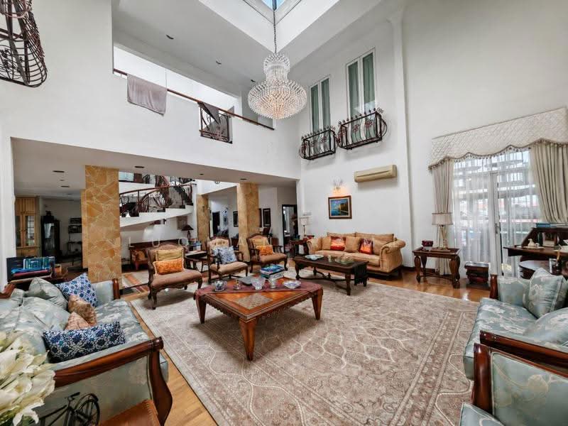 Bungalow House untuk Dijual di Bangi (Selangor) - Luqman Ramli - Living Room - PropertyGuru.com.my