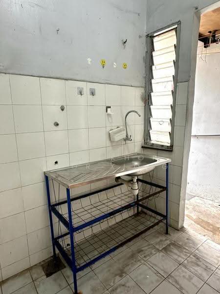 Rumah Flat untuk Disewa di Pelangi Indah - Max Khor Phor xiong - Kitchen - PropertyGuru.com.my