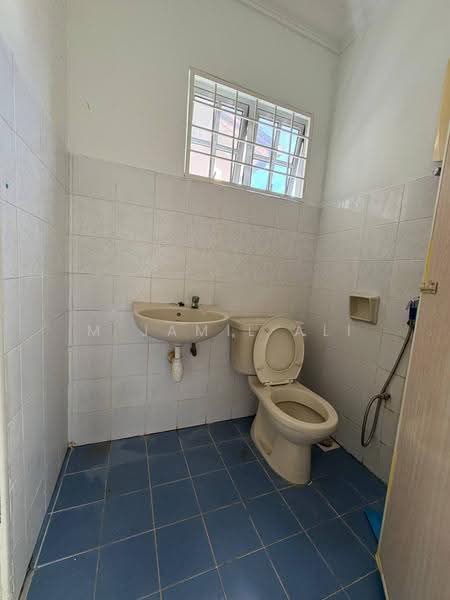 Terraced House for Sale in Bandar Bukit Puchong (Puchong) - M Jamil Ali - Bathroom - PropertyGuru.com.my
