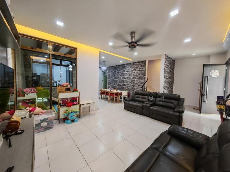 Rumah Kluster untuk Dijual di Setia Tropika (Johor Bahru) - Ee Fong Toh - Living Room - PropertyGuru.com.my