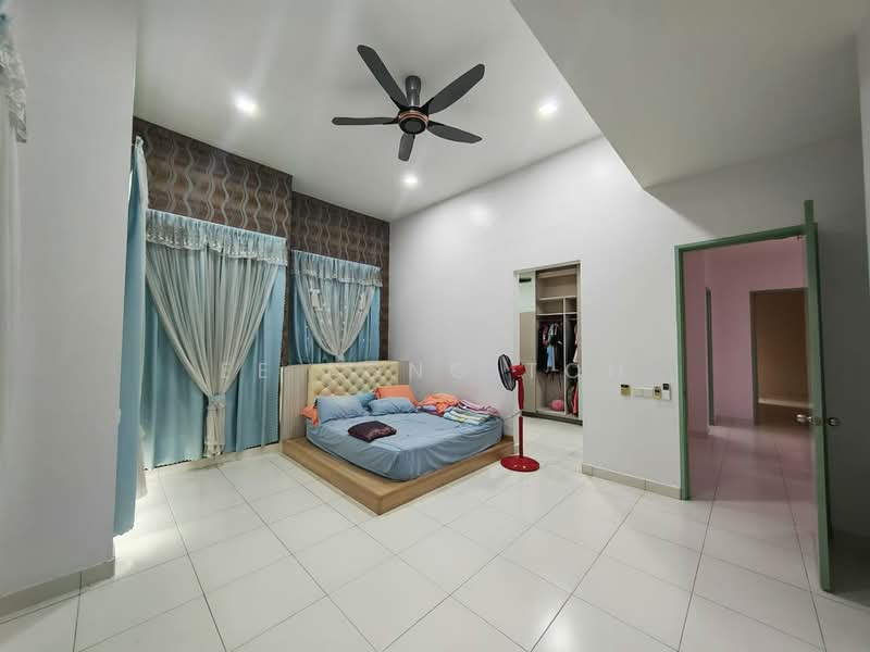Rumah Kluster untuk Dijual di Setia Tropika (Johor Bahru) - Ee Fong Toh - Bedroom - PropertyGuru.com.my