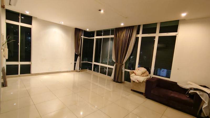 Bungalow House untuk Dijual di Taman Pelangi (Johor Bahru) - Carrien Siow - Living Room - PropertyGuru.com.my