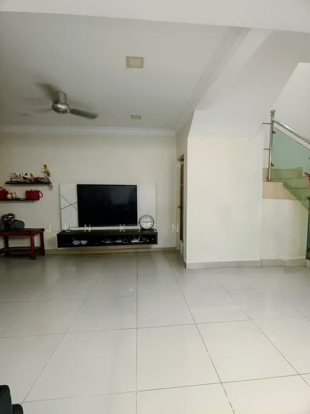 2-storey Terraced House for Rent in Taman Cempaka (Ampang) - Jun Kien Chu - Living Room - PropertyGuru.com.my