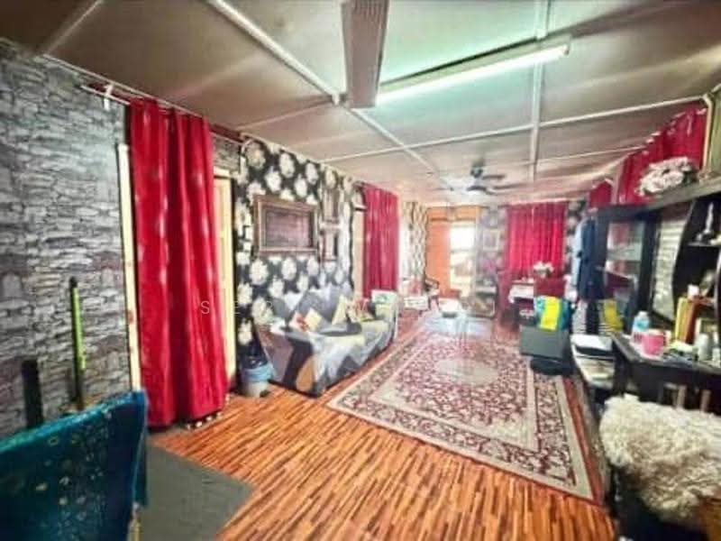 Bungalow House untuk Dijual di Kampung Pasir (Tampoi) - Seri Wangi - Living Room - PropertyGuru.com.my