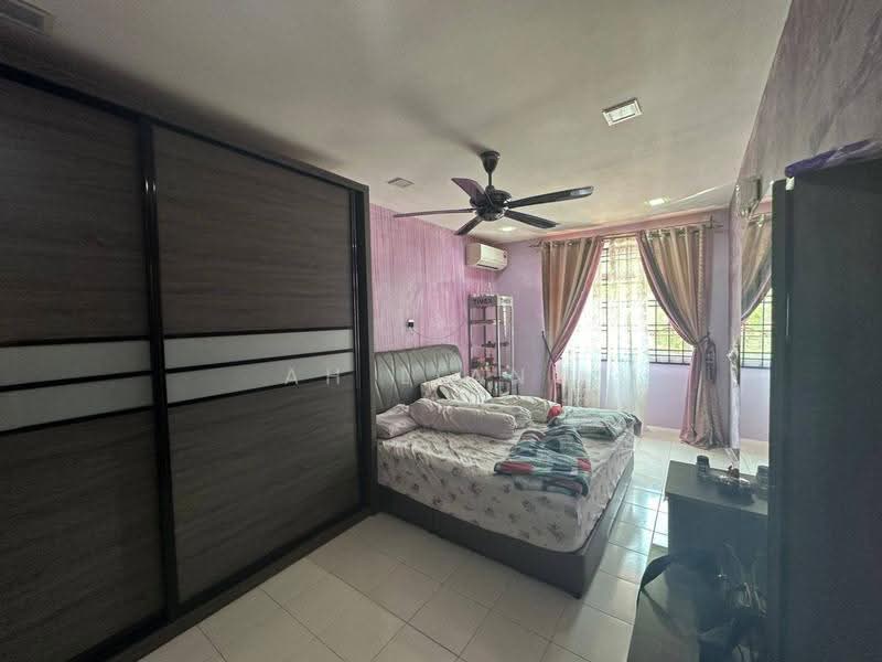 2-storey Terraced House for Sale in Bandar Putra (Kulai) - Ah Liang - Bedroom - PropertyGuru.com.my